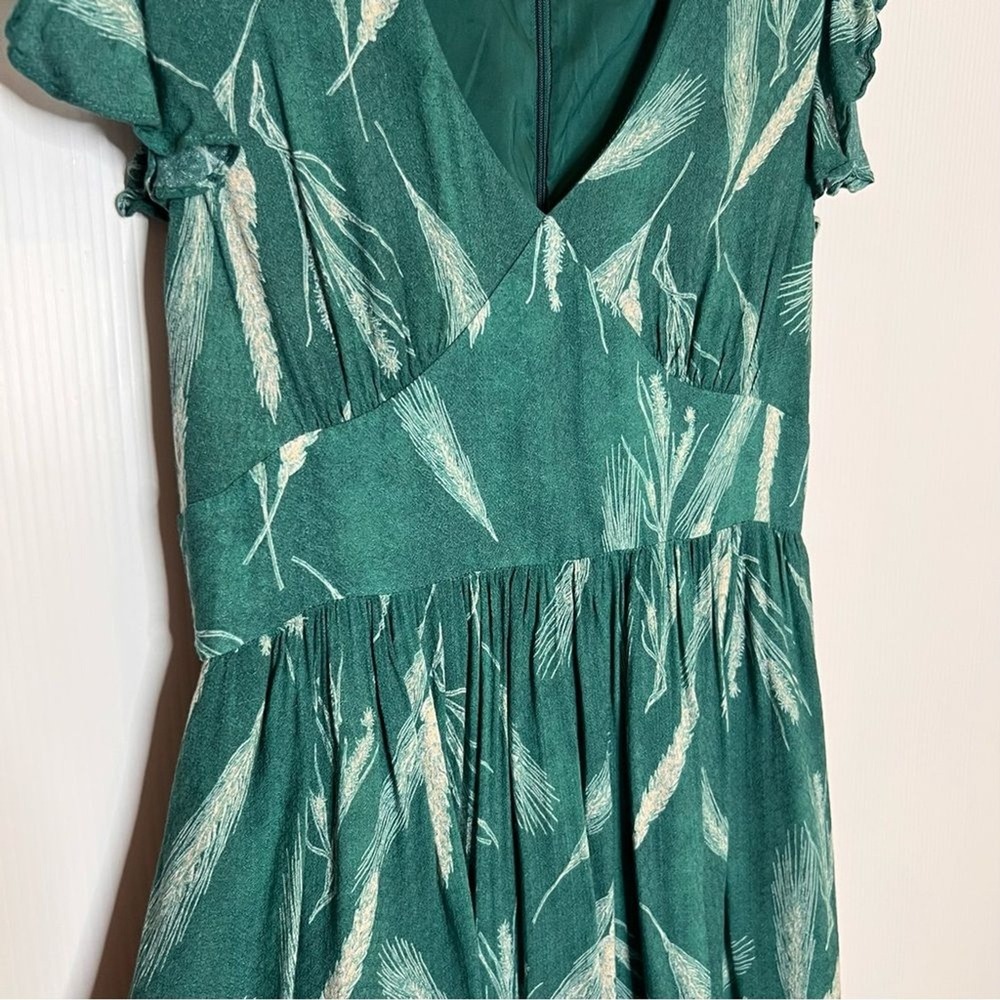 MODCLOTH Leaf Print Mini Dress. Size Small - Picture 5 of 10